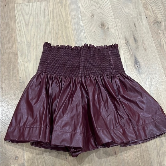 Queen of sparkles burgundy leather swing shorts S - Picture 2 of 4